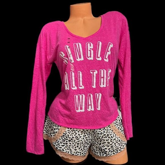 Victoria’s Secret Soft long sleeve V neck top & animal print shorts pajama set S - Picture 6 of 6